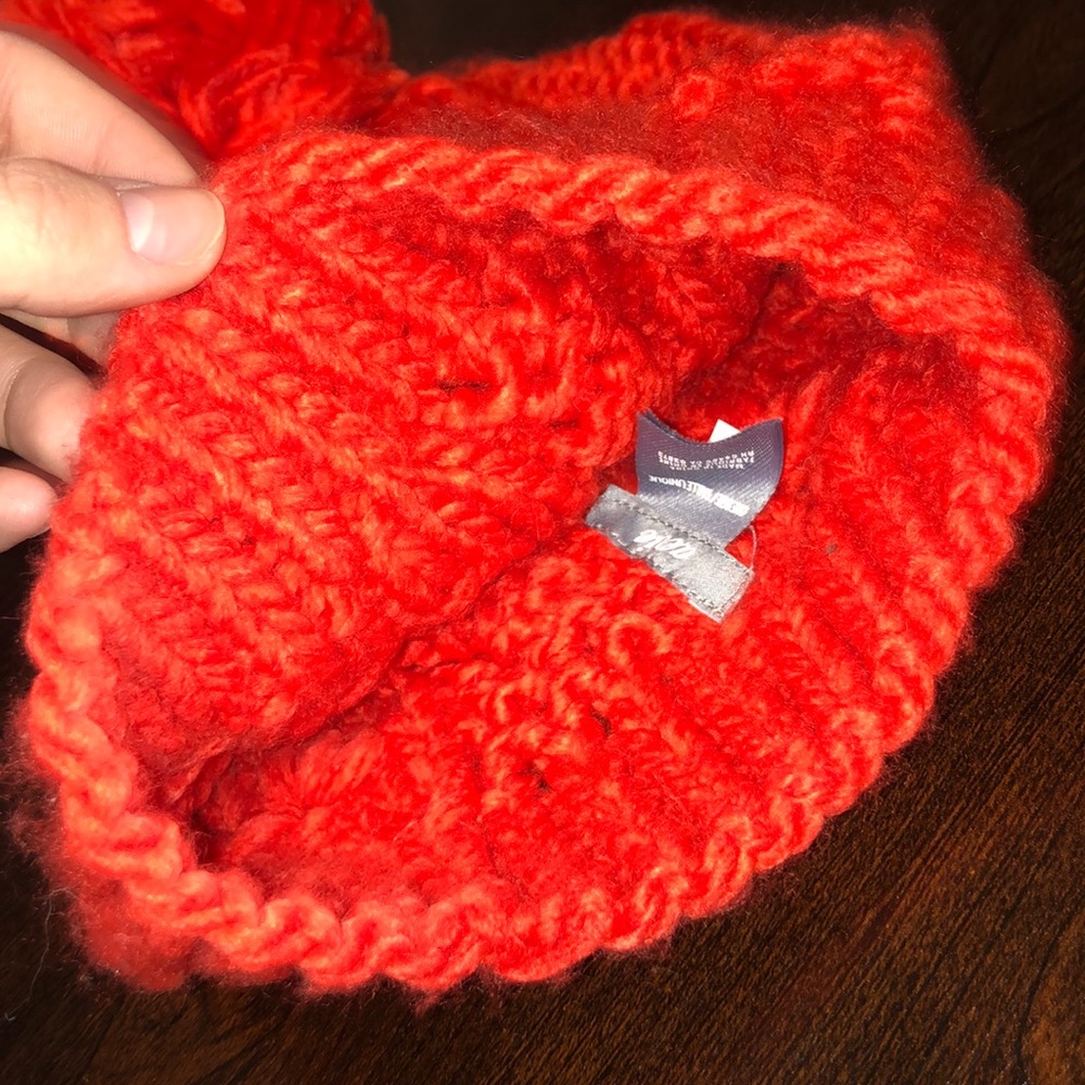 Puff ball hat - Picture 3 of 3